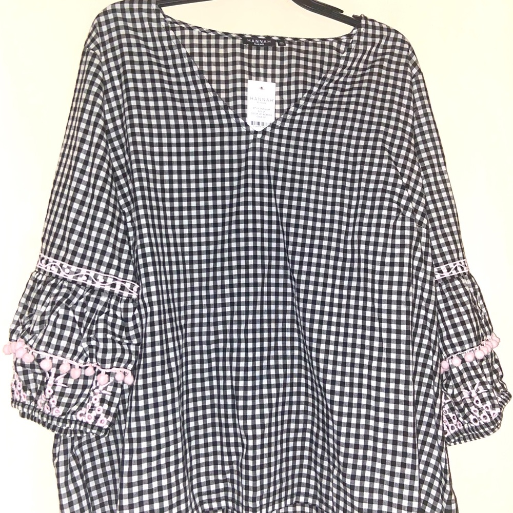 NWT Hannah 2X Black & White Checker Blouse w/ Pink Crochet Layered Bell Sleeves - Picture 2 of 5